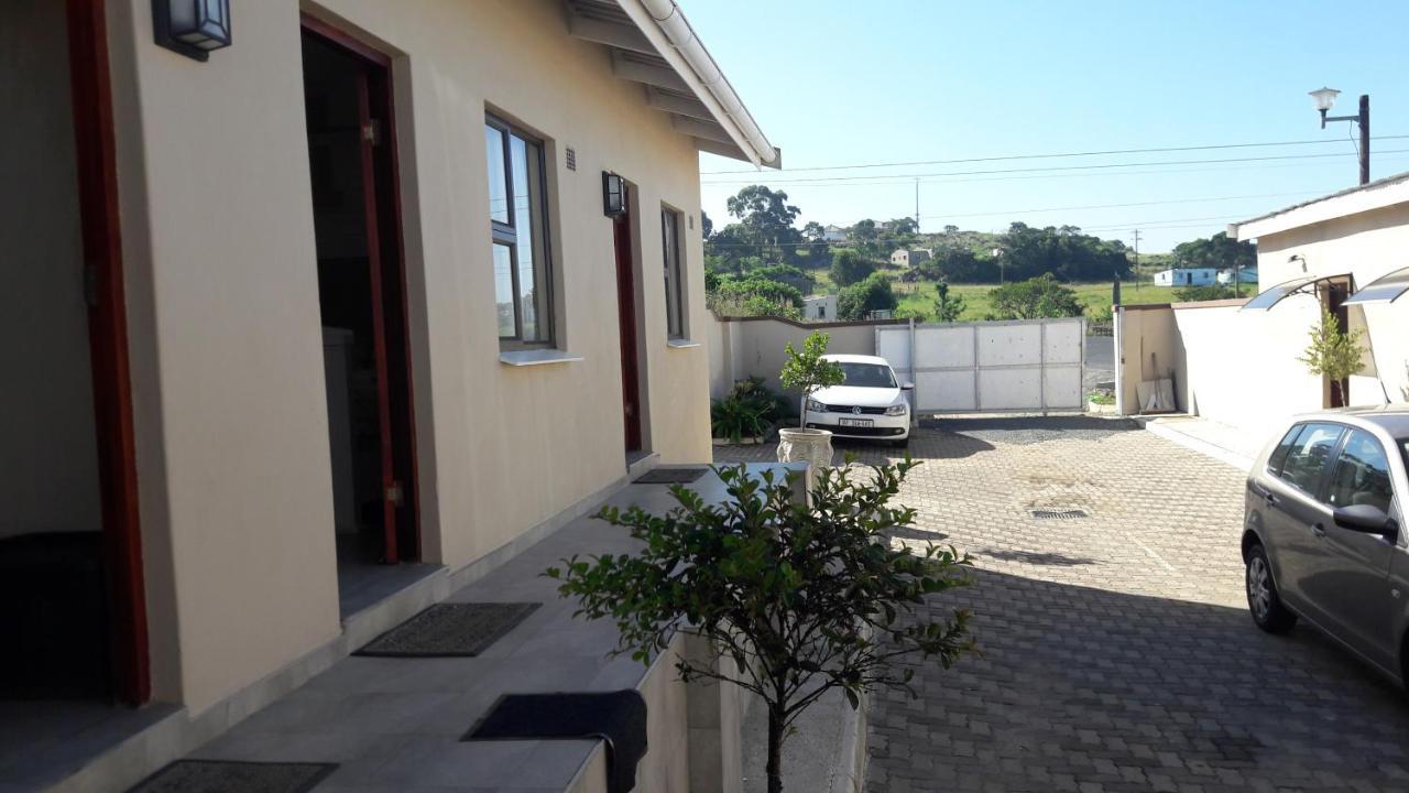 Emampingeni Lodge Bizana Exteriör bild